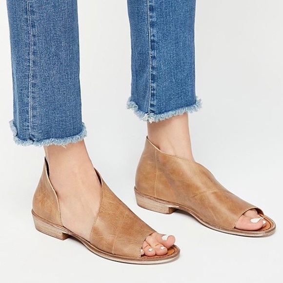 Free People Shoes - Free people Mont Blanc vintage tan sandal